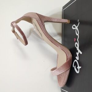 Qupid blush velvet heels sandals size 5.5